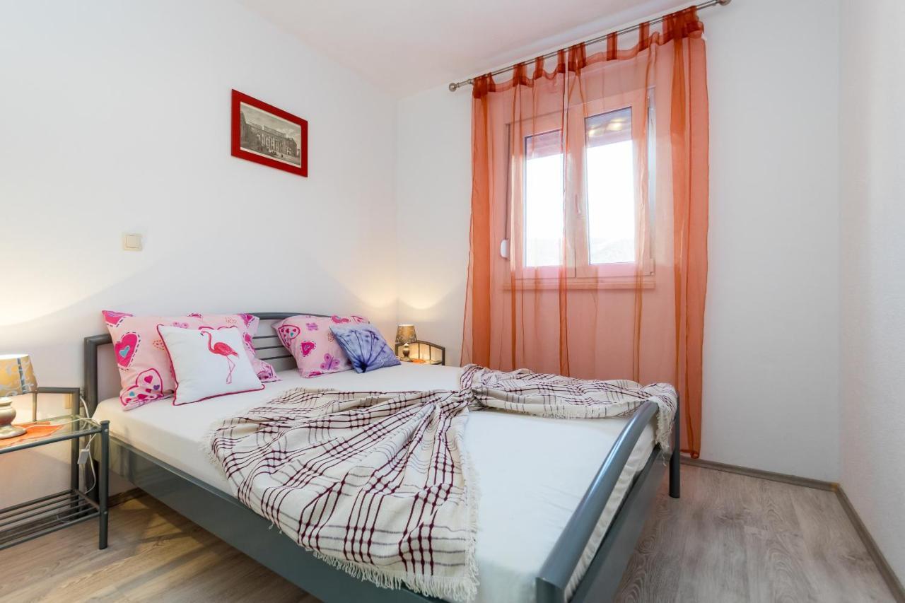 Apartments And Rooms With Parking Space Grebastica, Sibenik - 17831 Grebaštica Exterior foto
