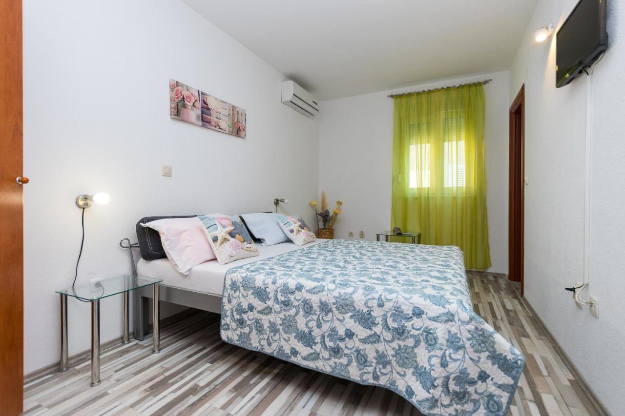 Apartments And Rooms With Parking Space Grebastica, Sibenik - 17831 Grebaštica Exterior foto