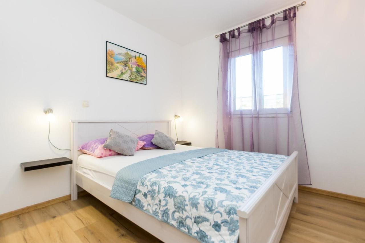 Apartments And Rooms With Parking Space Grebastica, Sibenik - 17831 Grebaštica Exterior foto