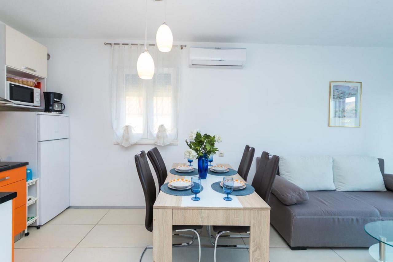 Apartments And Rooms With Parking Space Grebastica, Sibenik - 17831 Grebaštica Exterior foto