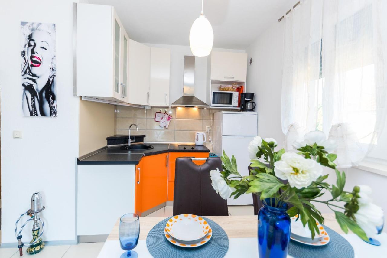 Apartments And Rooms With Parking Space Grebastica, Sibenik - 17831 Grebaštica Exterior foto