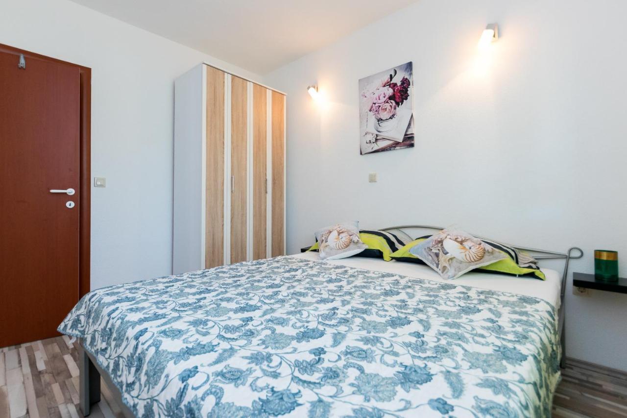 Apartments And Rooms With Parking Space Grebastica, Sibenik - 17831 Grebaštica Exterior foto