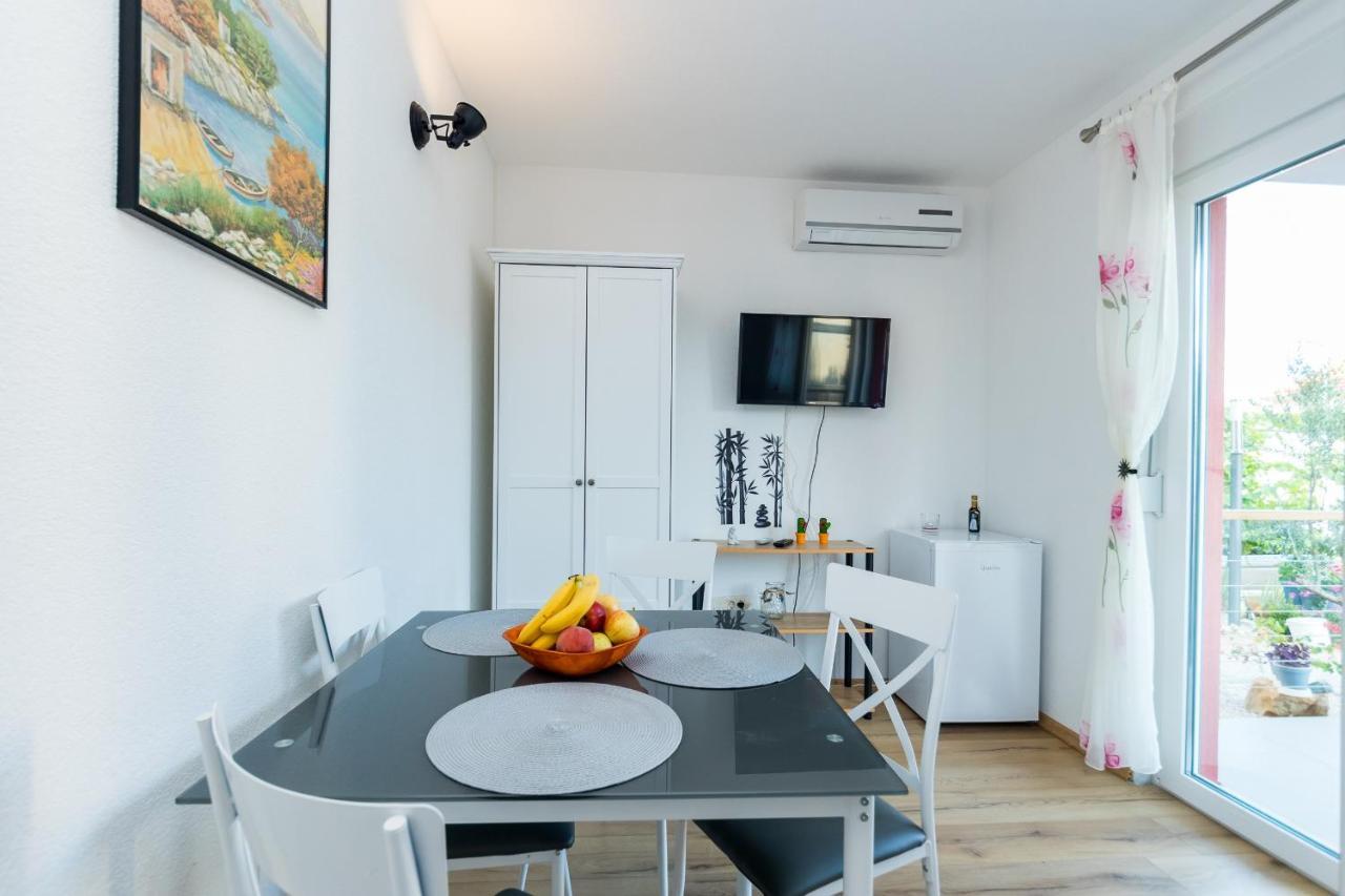 Apartments And Rooms With Parking Space Grebastica, Sibenik - 17831 Grebaštica Exterior foto